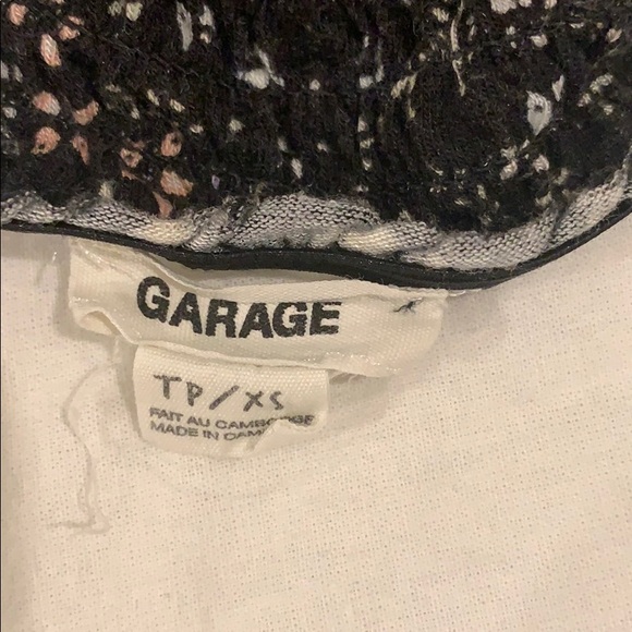 flower print garage over-the-shoulder top - Picture 2 of 4